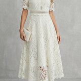 Carla | Vestido Elegante Midi de Renda