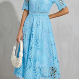 Carla | Vestido Elegante Midi de Renda
